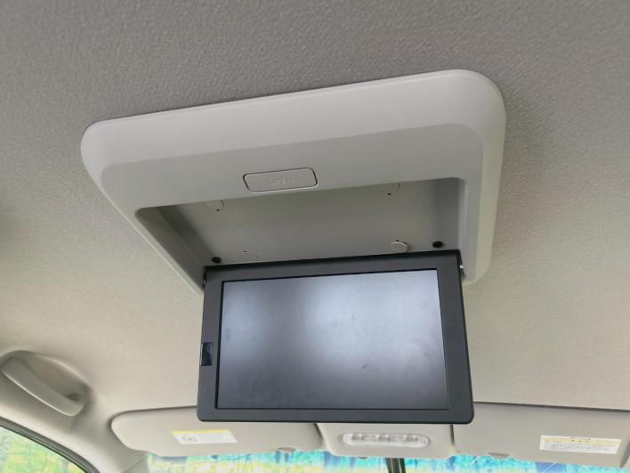 2014 Nissan Serena DAA-HFC26 (UW-6a2e1aee5868f)[25]
