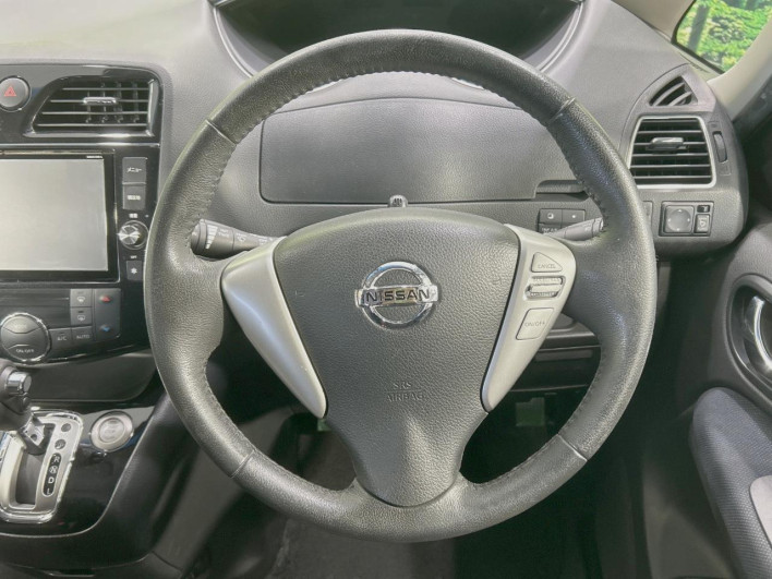 2014 Nissan Serena DAA-HFC26 (UW-6a2e1aee5868f)[27]