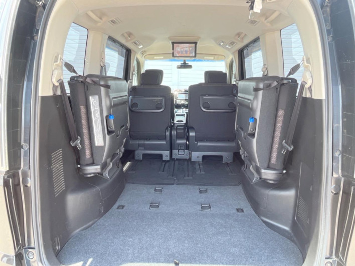2015 Nissan Serena DAA-HFC26 (UW-6a2e1aeeafef9)[10]