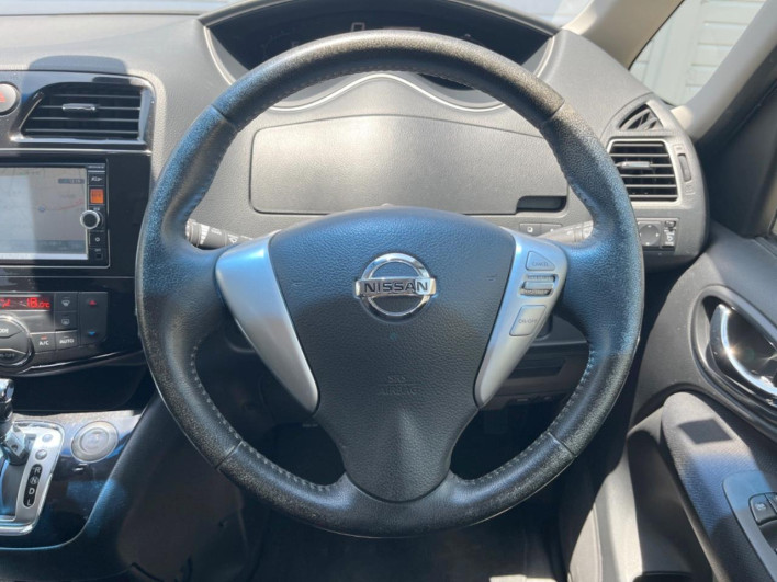 2015 Nissan Serena DAA-HFC26 (UW-6a2e1aeeafef9)[12]