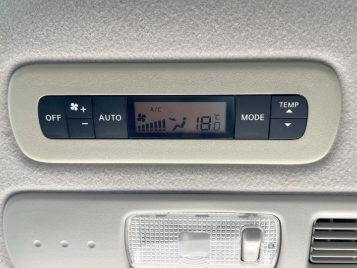 2015 Nissan Serena DAA-HFC26 (UW-6a2e1aeeafef9)[14]