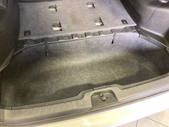 2016 Nissan Serena DAA-HFC26 (UW-6a2e1aef99b3a)[10]