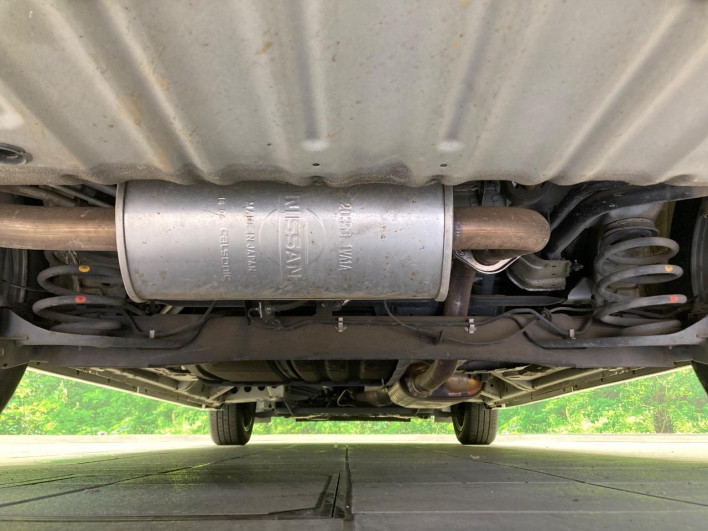 2016 Nissan Serena DAA-HFC26 (UW-6a2e1aef99b3a)[13]