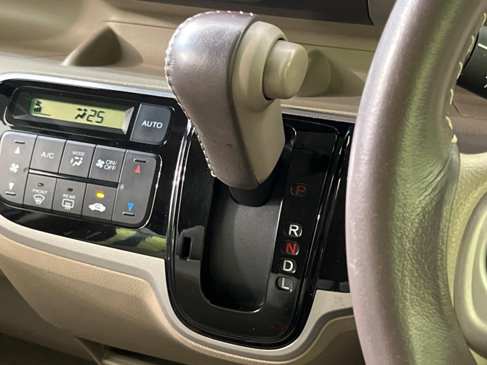2012 Honda N-BOX DBA-JF1 (UW-6a2e1b0002ae3)[24]