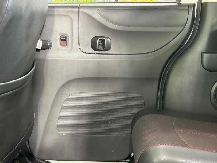 2014 Honda N-BOX CUSTOM DBA-JF1 (UW-6a2e1b025a373)[28]