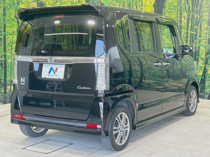 2015 Honda N-BOX CUSTOM DBA-JF1 (UW-6a2e1b02957ac)[27]