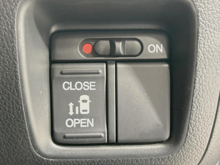 2015 Honda N-BOX CUSTOM DBA-JF1 (UW-6a2e1b02957ac)[20]