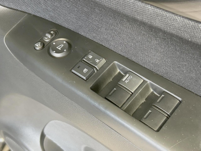 2015 Honda N-BOX CUSTOM DBA-JF1 (UW-6a2e1b02957ac)[18]