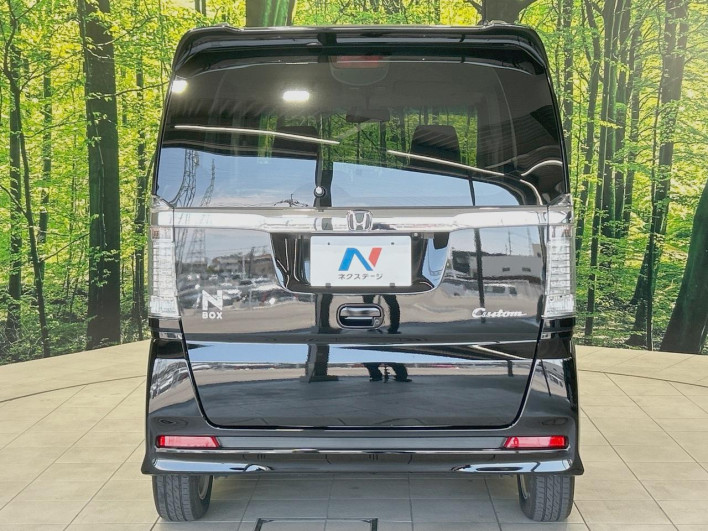 2015 Honda N-BOX CUSTOM DBA-JF1 (UW-6a2e1b02957ac)[26]