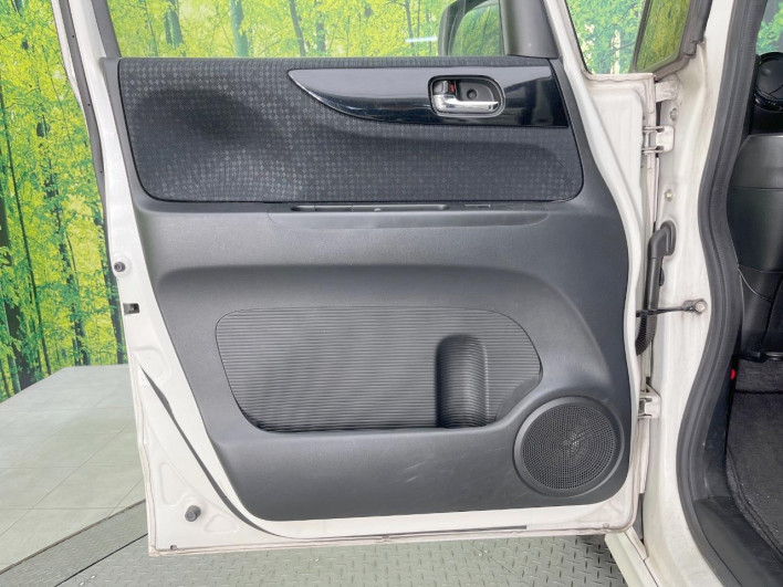 2015 Honda N-BOX CUSTOM DBA-JF1 (UW-6a2e1b0446ea1)[26]