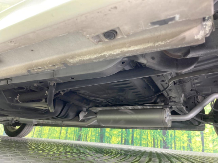 2015 Honda N-BOX CUSTOM DBA-JF1 (UW-6a2e1b0446ea1)[25]