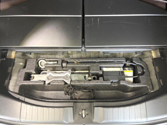 2018 Honda N-BOX CUSTOM DBA-JF3 (UW-6a2e1b09bff42)[15]