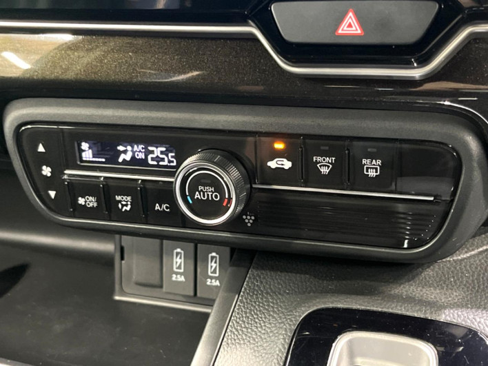 2018 Honda N-BOX CUSTOM DBA-JF3 (UW-6a2e1b09bff42)[25]
