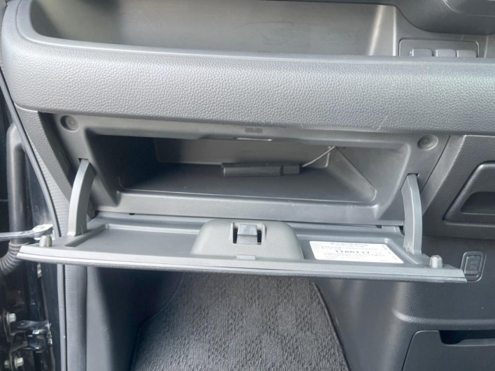 2018 Honda N-BOX CUSTOM DBA-JF3 (UW-6a2e1b0a0aa54)[25]