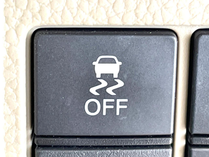 2018 Honda N-BOX DBA-JF3 (UW-6a2e1b0a5d8a5)[26]