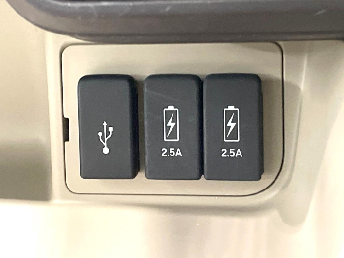 2018 Honda N-BOX DBA-JF3 (UW-6a2e1b0a5d8a5)[13]