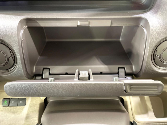 2019 Honda N-BOX DBA-JF3 (UW-6a2e1b0c8092d)[28]