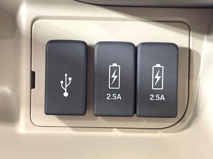 2019 Honda N-BOX DBA-JF3 (UW-6a2e1b0c8092d)[16]
