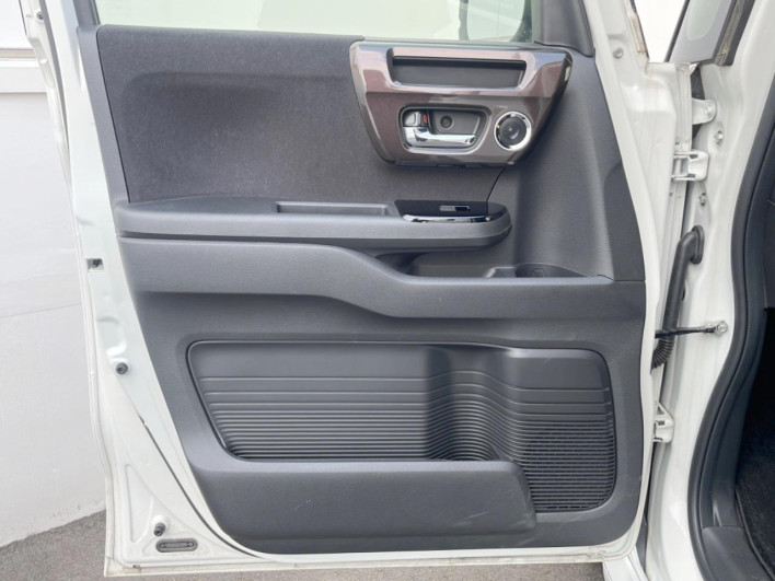 2020 Honda N-BOX CUSTOM 6BA-JF3 (UW-6a2e1b0ea20fd)[20]