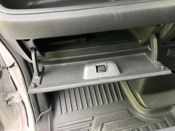 2023 Honda N-BOX CUSTOM 6BA-JF3 (UW-6a2e1b1813621)[29]