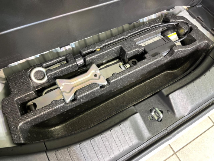 2023 Honda N-BOX CUSTOM 6BA-JF3 (UW-6a2e1b1813621)[22]