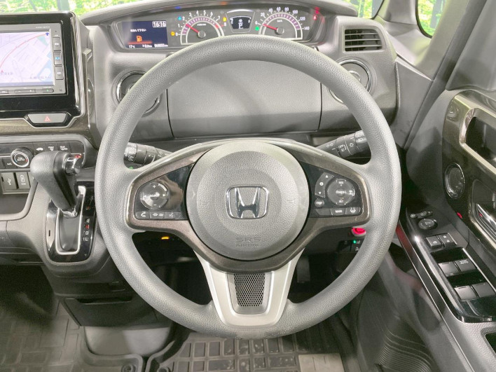 2017 Honda N-BOX CUSTOM DBA-JF4 (UW-6a2e1b1a10e3e)[18]