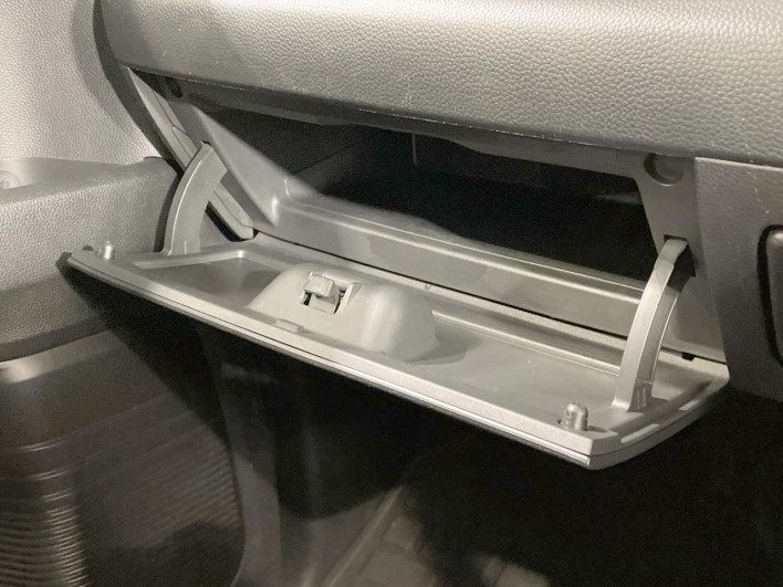 2017 Honda N-BOX CUSTOM DBA-JF4 (UW-6a2e1b1a10e3e)[26]