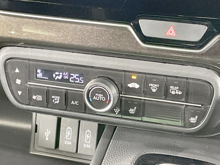 2017 Honda N-BOX CUSTOM DBA-JF4 (UW-6a2e1b1a10e3e)[23]