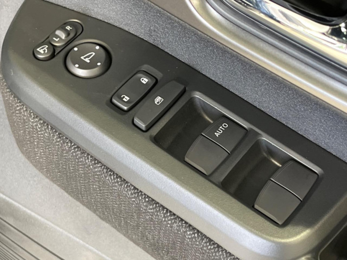 2026 Honda N-BOX CUSTOM 6BA-JF5 (UW-6a2e1b21eeb00)[27]
