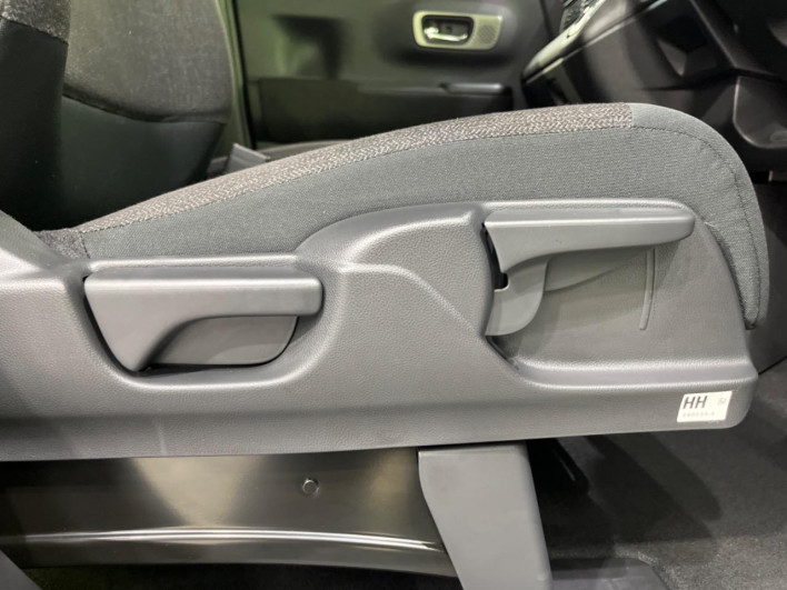 2026 Honda N-BOX CUSTOM 6BA-JF5 (UW-6a2e1b21eeb00)[28]