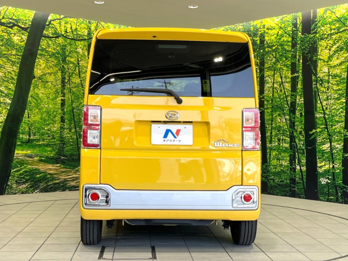 2016 Daihatsu Wake DBA-LA700S (UW-6a2e1b5f04e6e)[19]