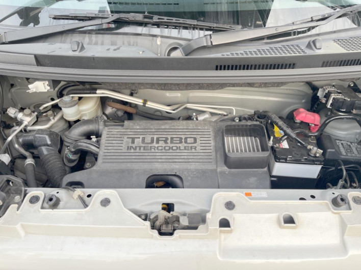 2016 Daihatsu Wake DBA-LA700S (UW-6a2e1b5f07be8)[5]
