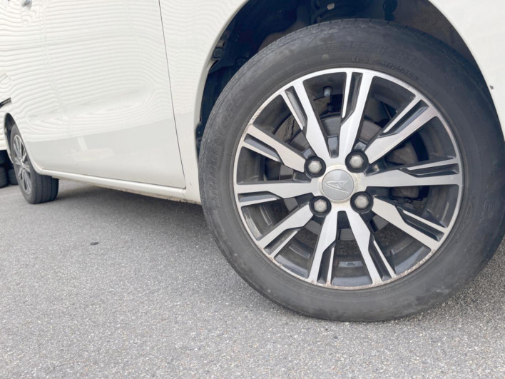 2016 Daihatsu Wake DBA-LA700S (UW-6a2e1b5f07be8)[9]