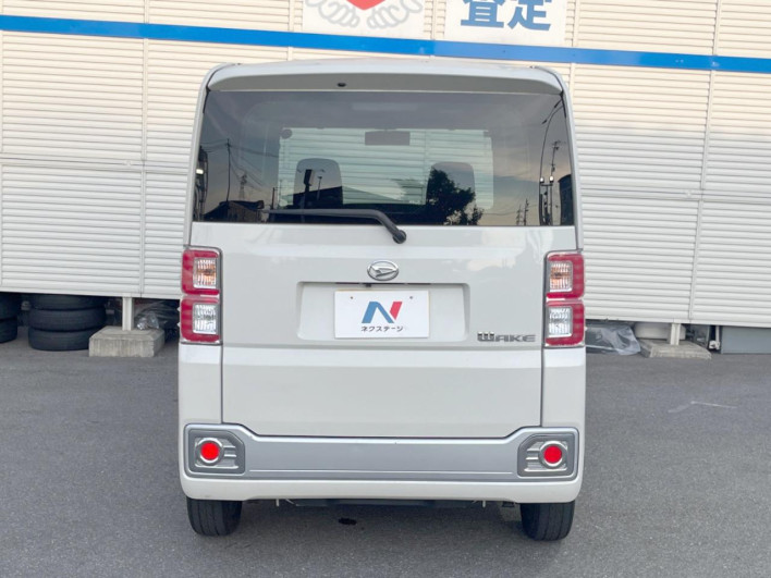 2016 Daihatsu Wake DBA-LA700S (UW-6a2e1b5f07be8)[20]