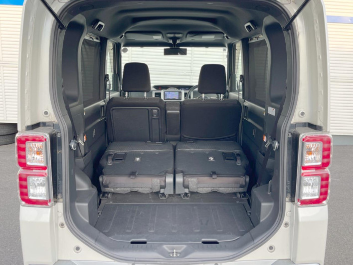 2016 Daihatsu Wake DBA-LA700S (UW-6a2e1b5f07be8)[25]