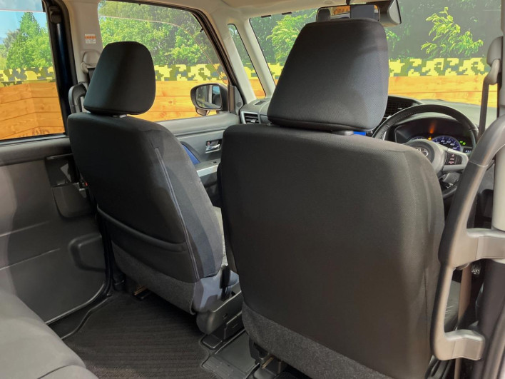 2017 Toyota Roomy DBA-M910A (UW-6a2e1b78806a3)[18]