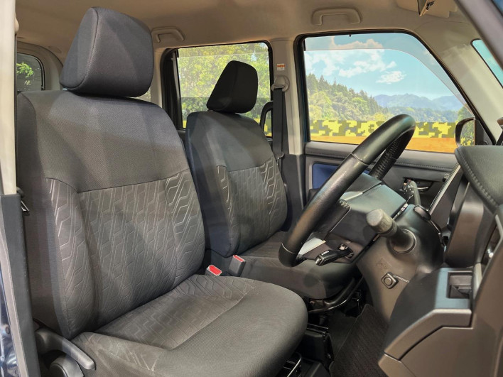 2017 Toyota Roomy DBA-M910A (UW-6a2e1b78806a3)[21]