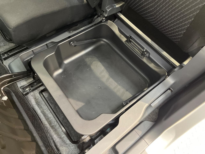 2013 Suzuki Wagon R Stingray DBA-MH34S (UW-6a2e1b8ad0987)[20]