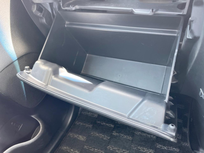 2017 Suzuki Spacia Custom Z DAA-MK42S (UW-6a2e1b902f611)[13]