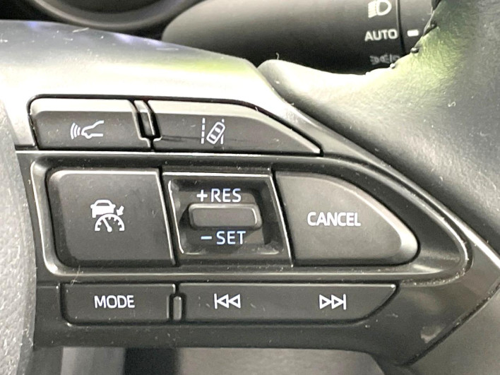 2022 Toyota Yaris Cross 6AA-MXPJ10 (UW-6a2e1bbd9e933)[21]
