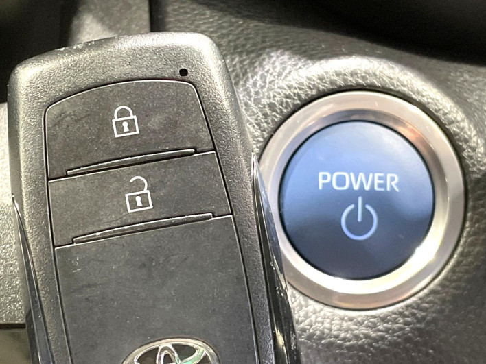 2022 Toyota Yaris Cross 6AA-MXPJ10 (UW-6a2e1bbd9e933)[10]