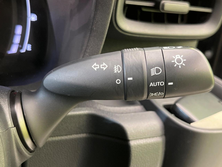 2023 Toyota Sienta 6AA-MXPL10G (UW-6a2e1bc779813)[27]