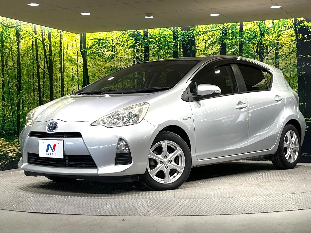 2012 Toyota Aqua DAA-NHP10