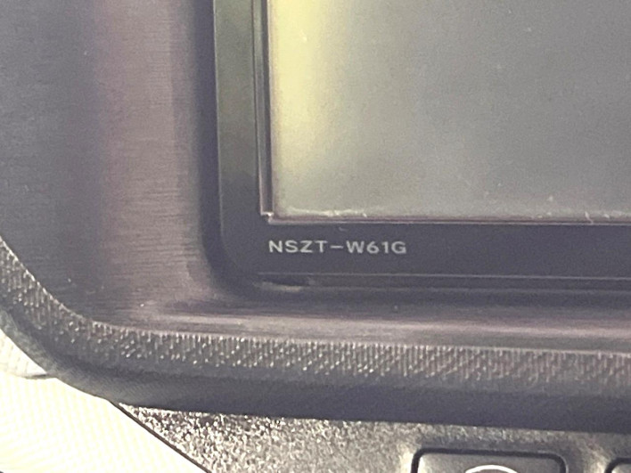 2012 Toyota Aqua DAA-NHP10 (UW-6a2e1bdf9a176)[9]