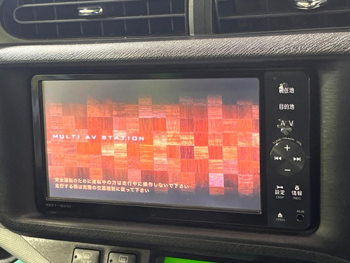 2012 Toyota Aqua DAA-NHP10 (UW-6a2e1bdf9a176)[10]