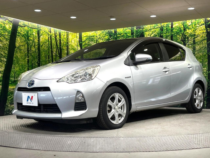 2012 Toyota Aqua DAA-NHP10 (UW-6a2e1bdf9a176)[4]