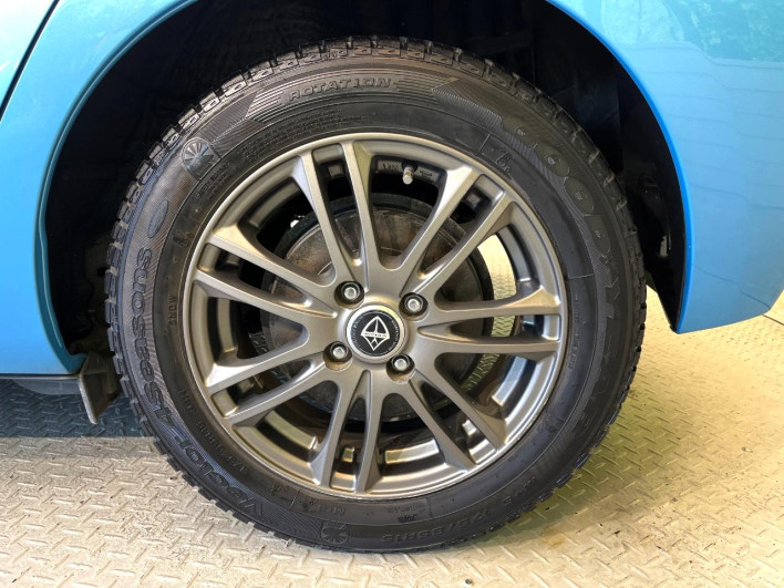 2013 Toyota Aqua DAA-NHP10 (UW-6a2e1be12a2a6)[19]