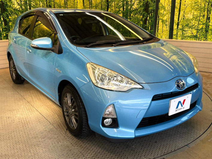 2013 Toyota Aqua DAA-NHP10 (UW-6a2e1be12a2a6)[8]
