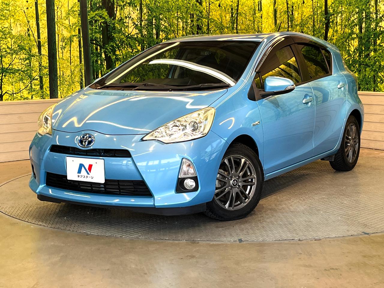 2013 Toyota Aqua DAA-NHP10