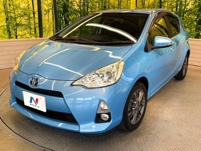 2013 Toyota Aqua DAA-NHP10 (UW-6a2e1be12a2a6)[7]